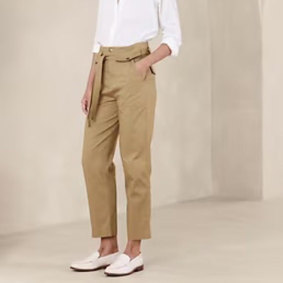 Banana Republic Utility Tie Waist Pants in Khaki color - Picture 1 of 2